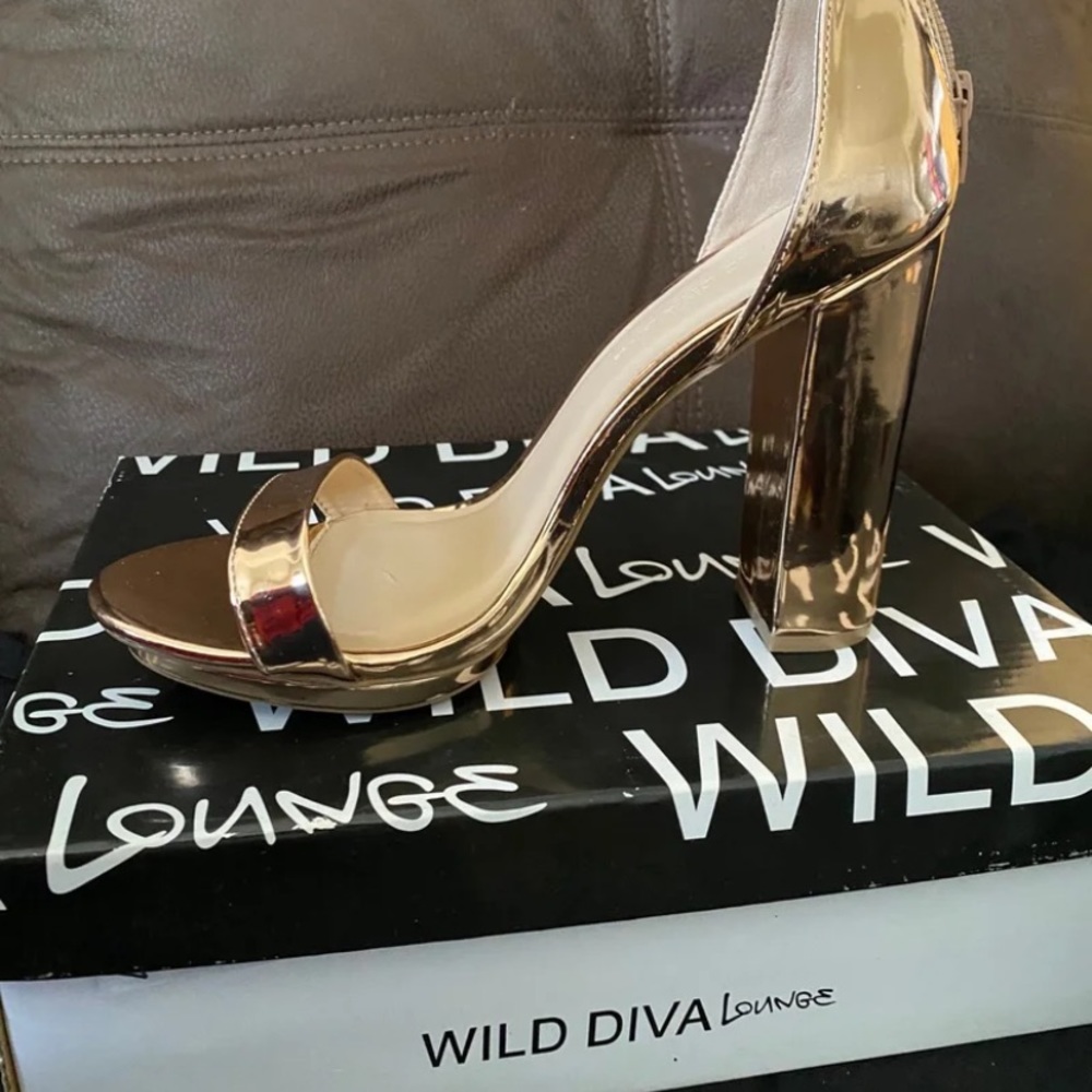 Rose Gold Heels. Size 8.5 in women.